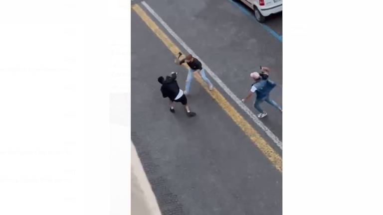 Forlì, violenta lite in centro con un'ascia due identificati VIDEO