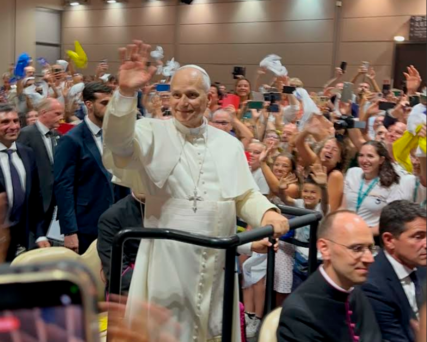 Rimini, ovazione per Papa Leone al Meeting: “Ma l’applauso più forte fatelo a Gesù Cristo...”
