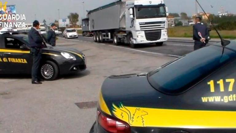 Ravenna, controlli della Guardia di finanza e denunce per spaccio