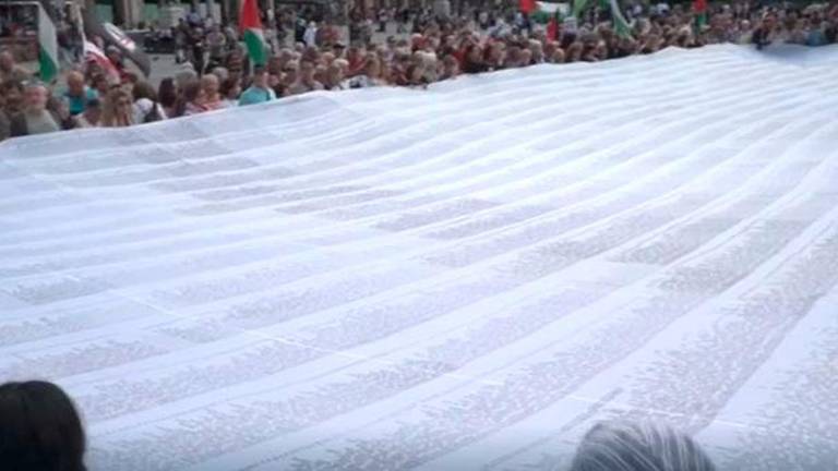 Cesena, il 10 luglio attraversa la città il grande sudario coi nomi di 18.457 bambini e bambine palestinesi uccisi