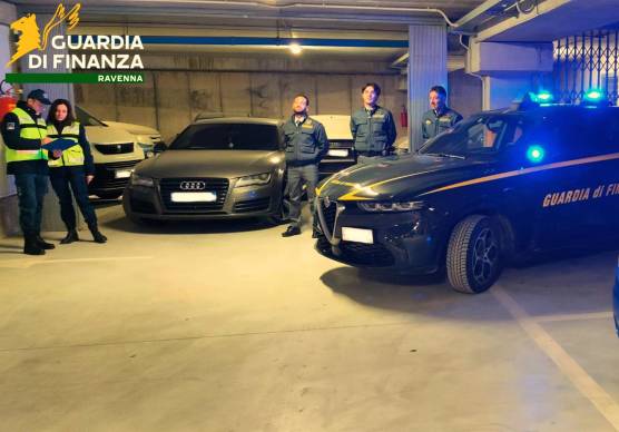 Ravenna. Sequestrate 13 auto di contrabbando