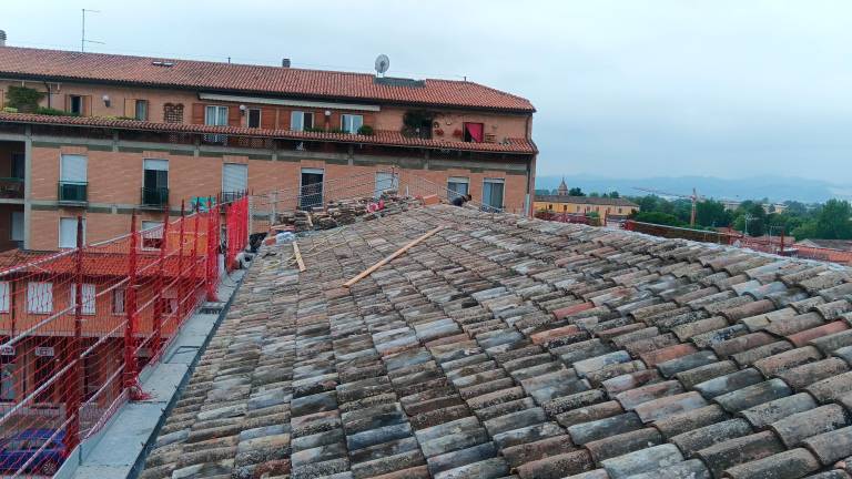 Il tetto della scuola Saffi