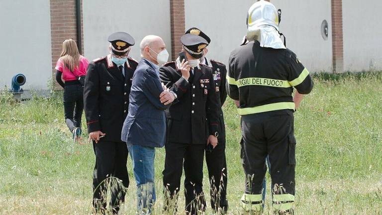 Ravenna, la tragedia dell'aereo: «Li stavamo aspettando, poi il fumo in lontananza»