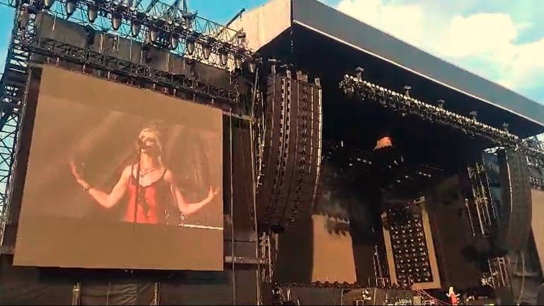Imola, il concerto degli AC/DC. The pretty Reckless sul palco. VIDEO