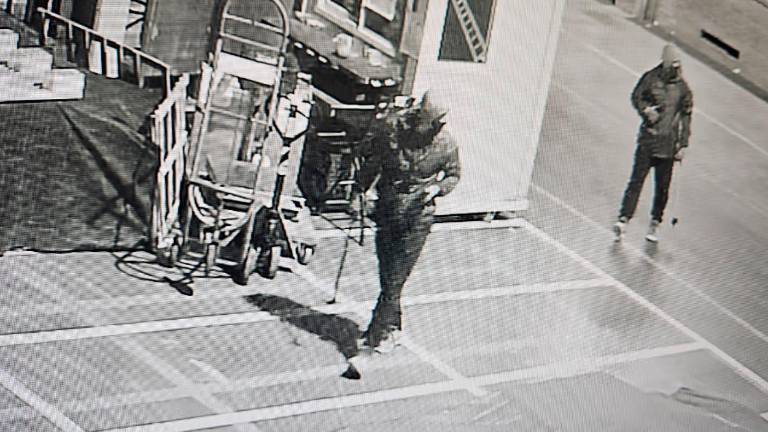 Prese a picconate le inferriate per rubare al Mercato Ortofrutticolo di Cesena FOTOGALLERY