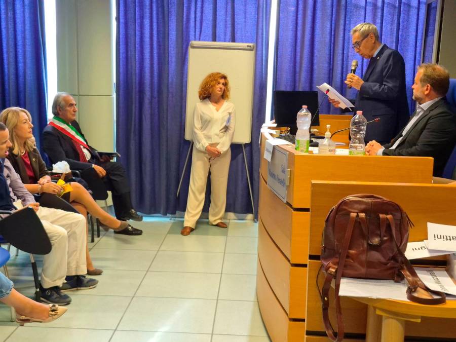 Forlì, all’ospedale un corridoio immersivo dedicato a Mariacristina Gori