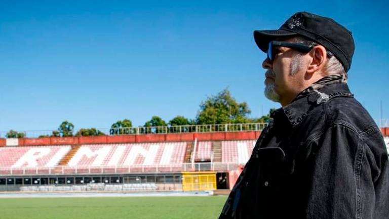 Rimini, Vasco Rossi davanti al palco del concerto. “Perfetto, non vedo l’ora che cominci” GALLERY