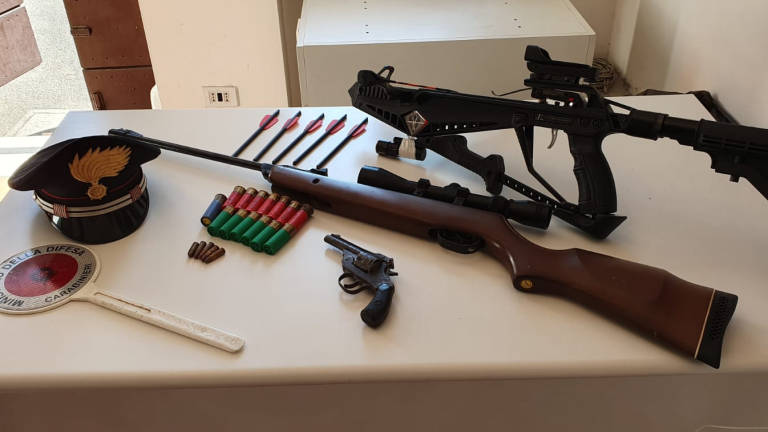 Cesena, armi e munizioni in casa: arrestato un 49enne
