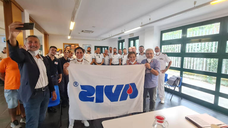 Rimini, alleanza con l'Avis: gli uomini della Guardia Costiera diventano donatori di sangue