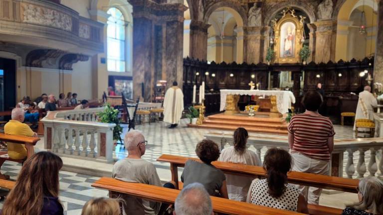 Madonna del Monte: tantissimi i fedeli in ascesa dalle Scalette per l’Assunta a Cesena