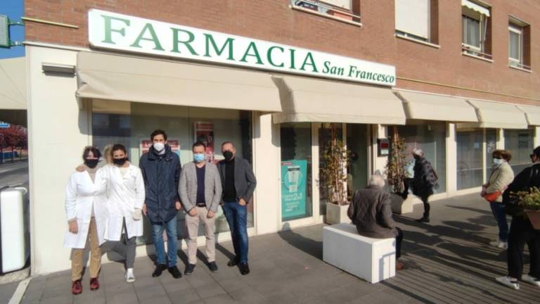 Cesena, Cna con il sindaco Lattuca in visita alle farmacie Calisese e San Francesco