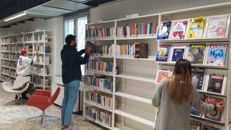 Rimini, biblioteca: 69mila libri presi a prestito nel 2022, il più gettonato è “Tre” di Valérie Perrin - Gallery