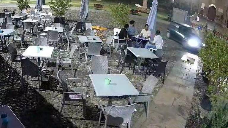 L’auto dei tifosi che ha seminato il caos sabato sera