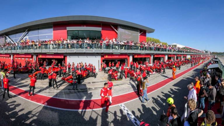 Imola, in 38mila all'autodromo per i Mondiali Ferrari