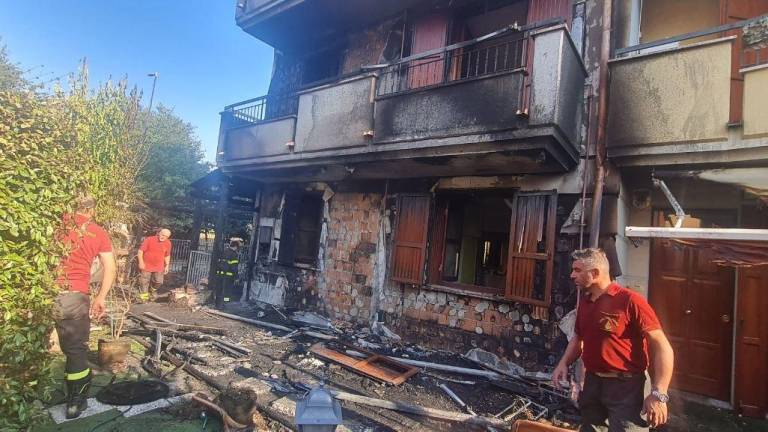 Savignano: incendio nella palazzina, danni ingenti e 15 famiglie evacuate - VIDEO