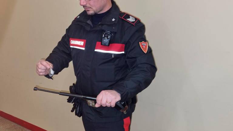 Lugo, sospetto ladro scoperto durante un sopralluogo per i furti: in auto ha un manganello e scatta la denuncia