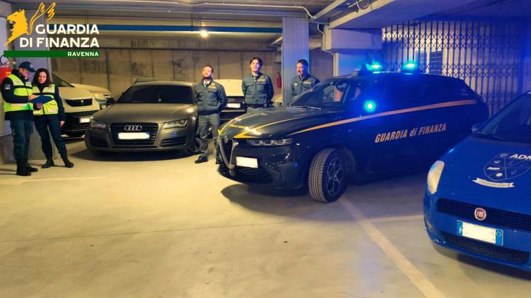 Ravenna. Sequestrate 13 auto di contrabbando