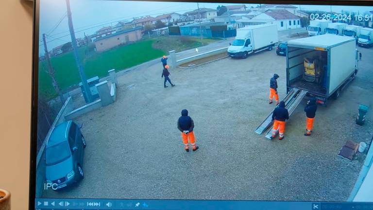 Torna ad agire a Cesenatico la banda delle truffe con l’asfalto
