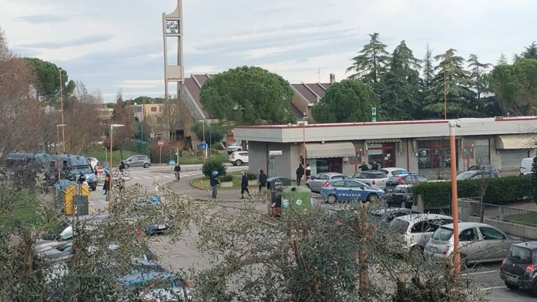 Scontri tra ultras di Cesena e Rimini lungo la via Cesenatico a Ponte Pietra - VIDEO
