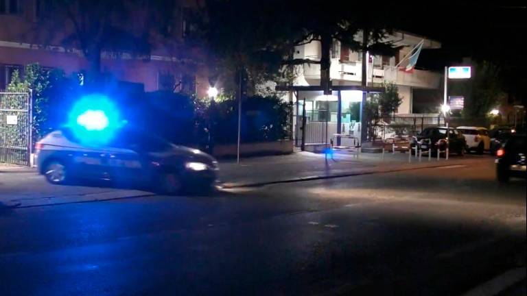 Cesena, ladro scappa con la cassa ma viene catturato dalla Polizia