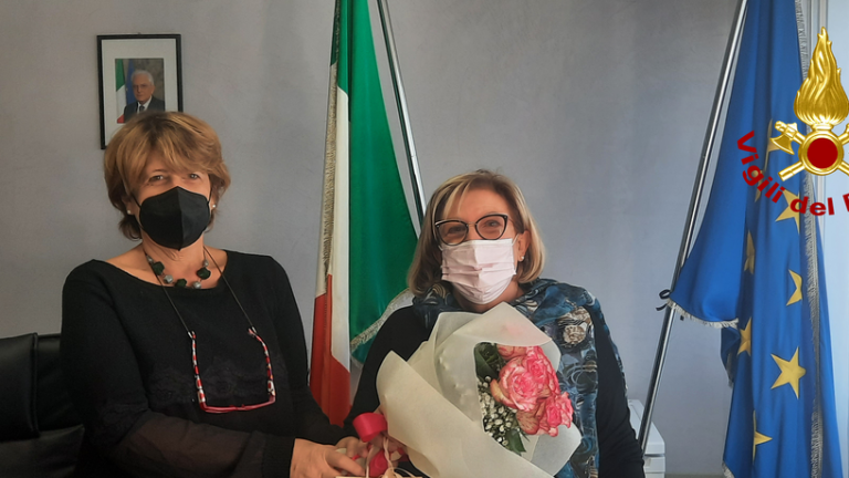 Mirella Ruggeri va in pensione: l'omaggio dei Vigili del Fuoco di Forlì-Cesena