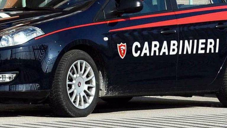 Gambettola, vede l'auto dei Carabinieri e li offende: scatta la denuncia