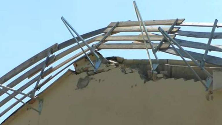 Faenza, crolla parte del tetto nella sede del Distretto dell'Ausl