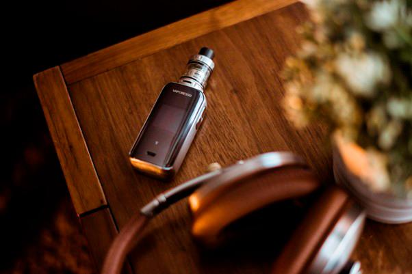 Dalla pipa alla sigaretta elettronica: l'evoluzione storica del fumo Dalla pipa alla sigaretta elettronica: l'evoluzione storica del fumo